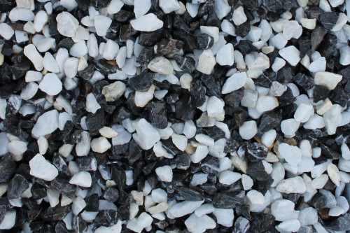  Мраморная крошка (щебень крошка микс : черный-белый) фр. 10-20 мм.  купить  в Санкт-Петербурге мрамор белый, черный каменная декоративная крошка ландшафтная 9500 руб/т   фото 