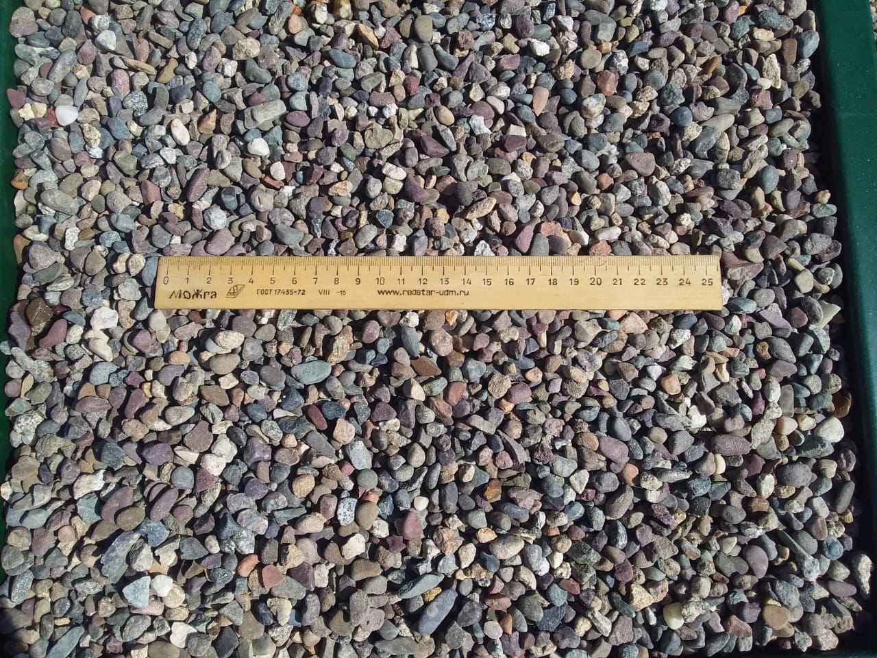  Галька речная окат цветная фр.5-10 мм. купить   в Санкт-Петербурге галька речная белый, серый, красноватый, синий, темно-серый речная окатанная галька декоративная 5000 руб/т   фото 
