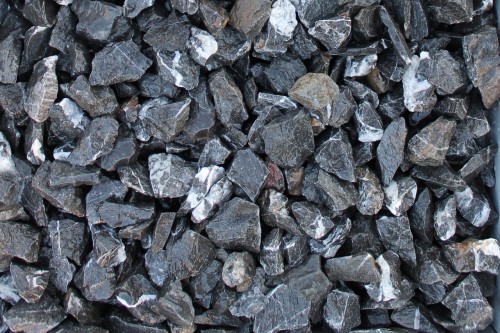  Щебень крошка черный (мрамор) фр. 20-40 мм.  купить  в Санкт-Петербурге мрамор черный с белыми прожилками мраморная каменная крошка 9000 руб/т   фото 