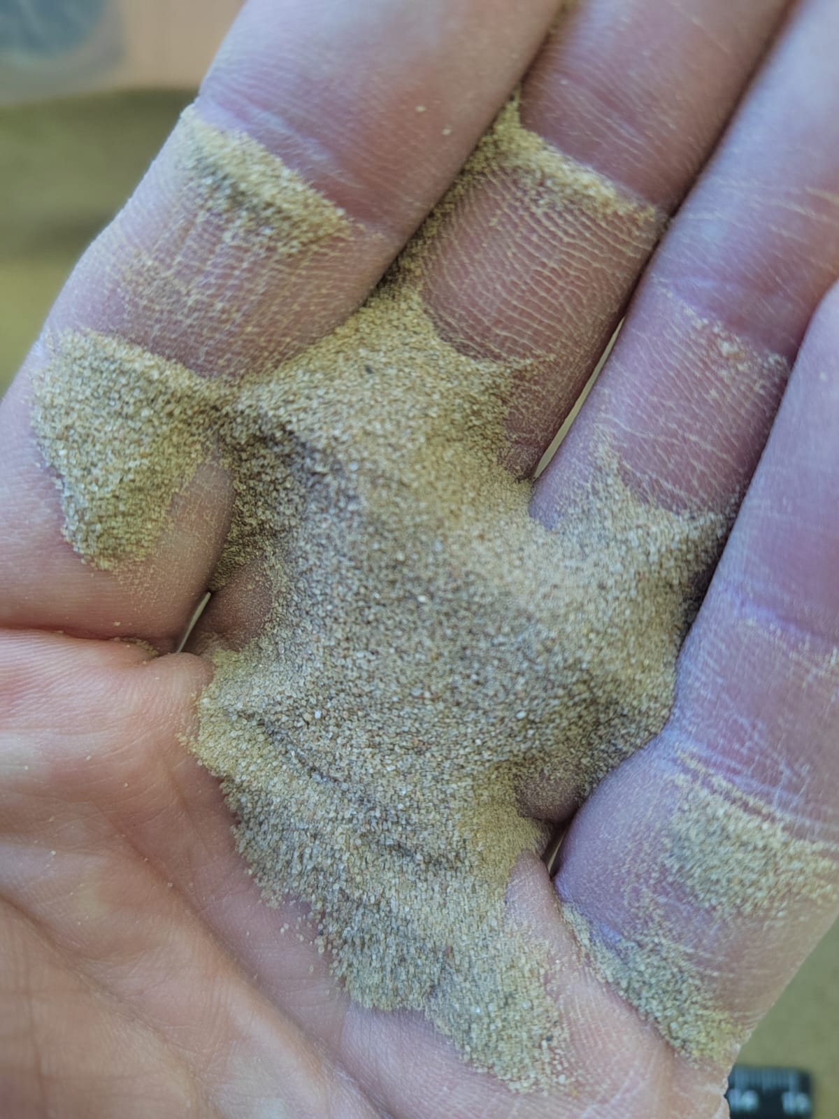 Кварцевый песок для площадок фр. 0,1-0,5 мм.  купить в Санкт-Петербурге фото 