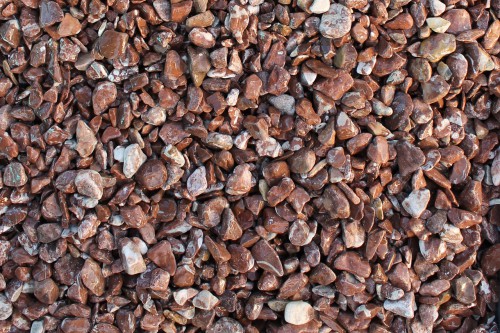 Розовая мраморная галька (щебень галтованный розовый) фр.40-70 мм.  купить  в Санкт-Петербурге мрамор розовый, красный галтовка мраморная щебня 13500 руб/т   фото 