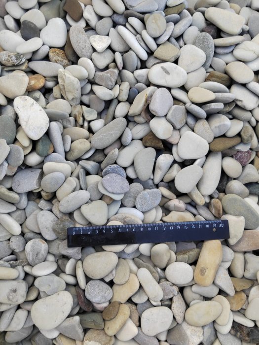Галька черноморская фр. 20-40 мм.  купить с доставкой в Санкт-Петербургу фото 