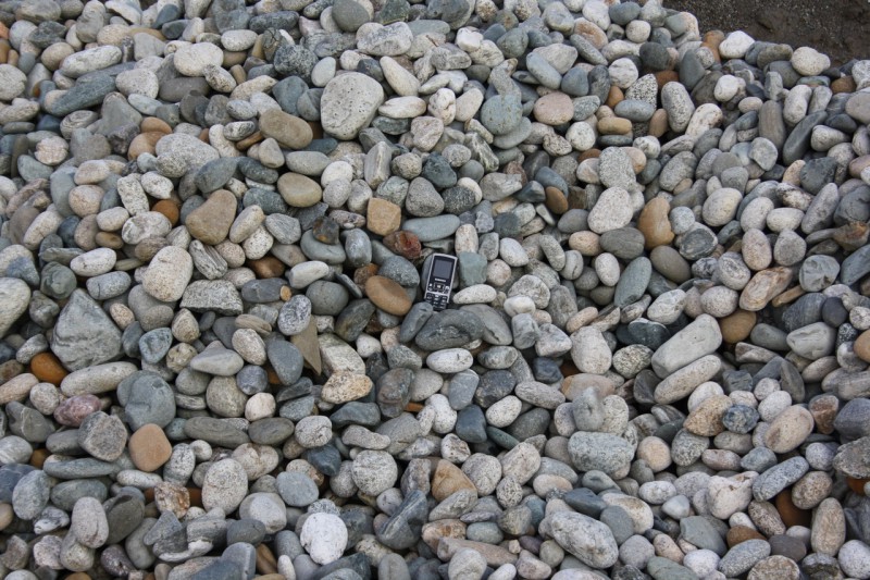  Галька речная окат (серая) фр.40-60 мм купить   в Санкт-Петербурге галька речная серый бежевый рыжий коричневый округлый речной камень 4000 руб/т   фото 