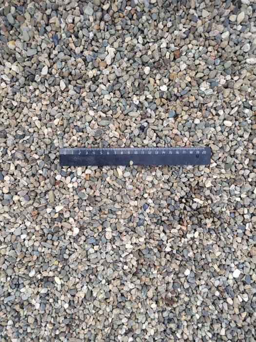  Галька речная окат (серая) фр.5-10 мм купить   в Санкт-Петербурге галька речная серая, серый, темно-серый, светло-серый, коричневый речная окатанная галька декоративная ландшатфная 4000 руб/т   фото 