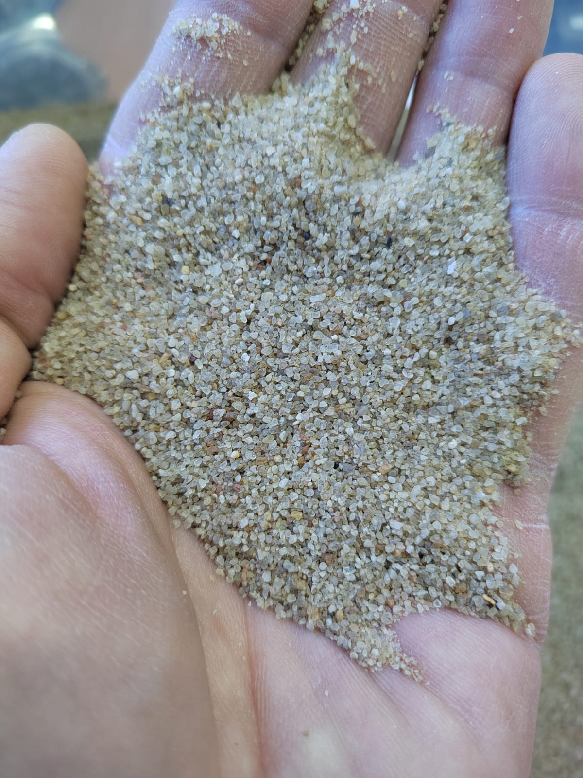 Кварцевый песок для площадок фр. 0,3 - 1 мм.  купить в Санкт-Петербурге фото 