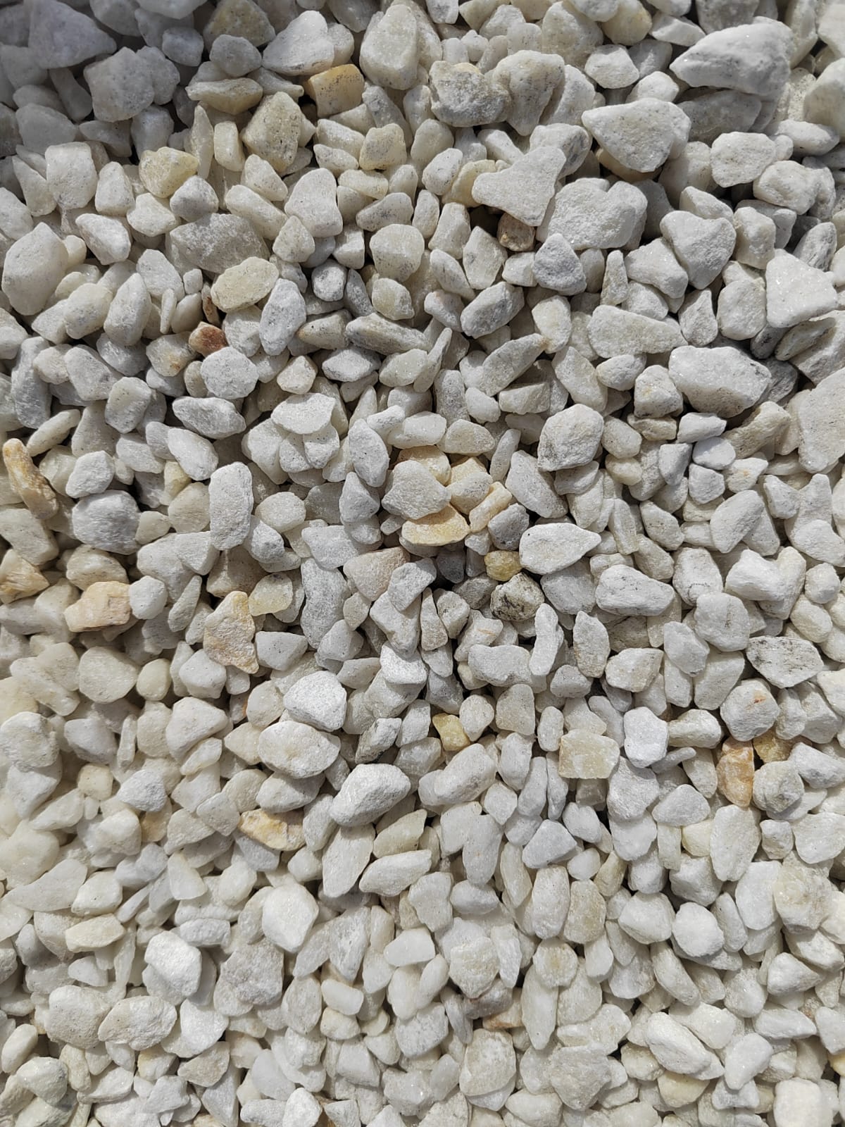  Мраморная крошка, щебень, цвет-белый, фр. 5-10 мм.  купить  в Санкт-Петербурге мрамор белый, айвори, молочный мраморная каменная крошка ландшафтная 9500 руб/т   фото 