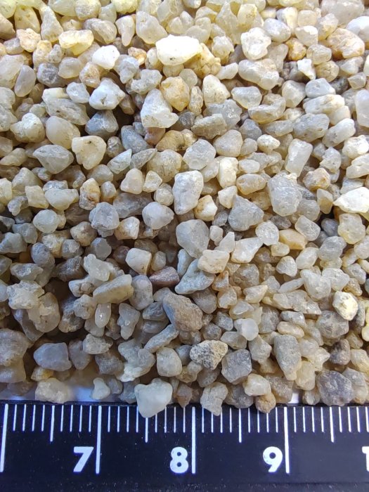 Кварцевый песок для водоподготовки фр. 1,6-3 мм.  купить в Санкт-Петербурге фото 