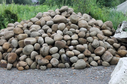  Песчаник ядра, фр. 100-300 мм  купить в Санкт-Петербурге песчаник бежевый серый рыжий речная галька 5 000 руб/т   фото 