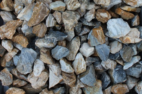  Мраморная крошка (щебень крошка медовый) фр. 20-40 мм.  купить  в Санкт-Петербурге мрамор бежевый рыжий желтый ландшафтная мраморная крошка 9900 руб/т   фото 
