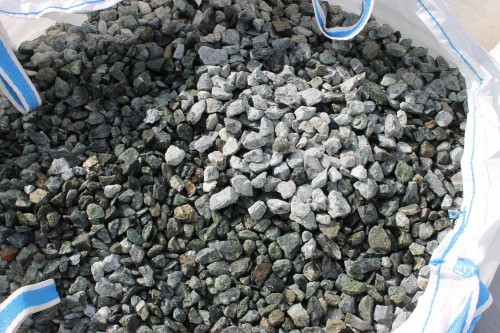  Щебень крошка зеленый (змеевик) фр. 20-40 мм.  купить  в Санкт-Петербурге мрамор зеленый, салатовый ландшафтная мраморная крошка 7 200 руб/т   фото 