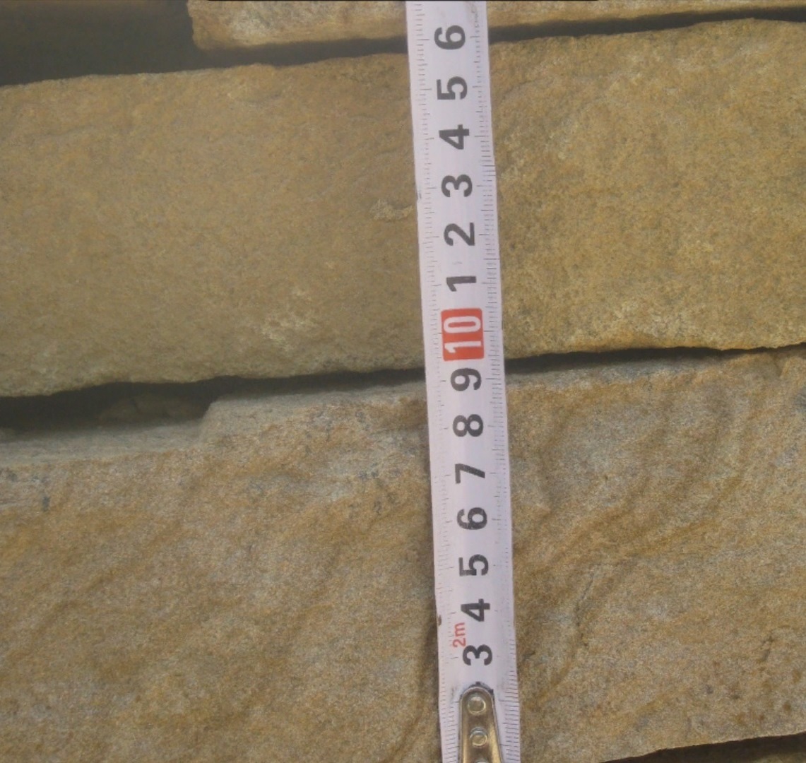 Песчаник пластушка желтый с рисунком (7-15 см)  купить  в Санкт-Петербурге плитняк - пластушка - бут желтый песчаник 8 000 руб/м3   фото 