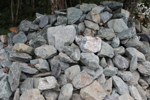  Гранит скальник (серо-зеленый) фр. 100-500 мм.  купить в Санкт-Петербурге гранит зеленый, серый, салатовый крупный ландшафтный валун 6 000 руб/т   фото 