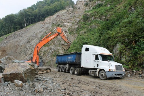  Гранит скальник (серо-зеленый) фр. 500-1500 мм.  купить в Санкт-Петербурге гранит мрамор  серый зеленый темно-серый глыба скальная колотая ландшафтная 7 500 руб/т   фото 
