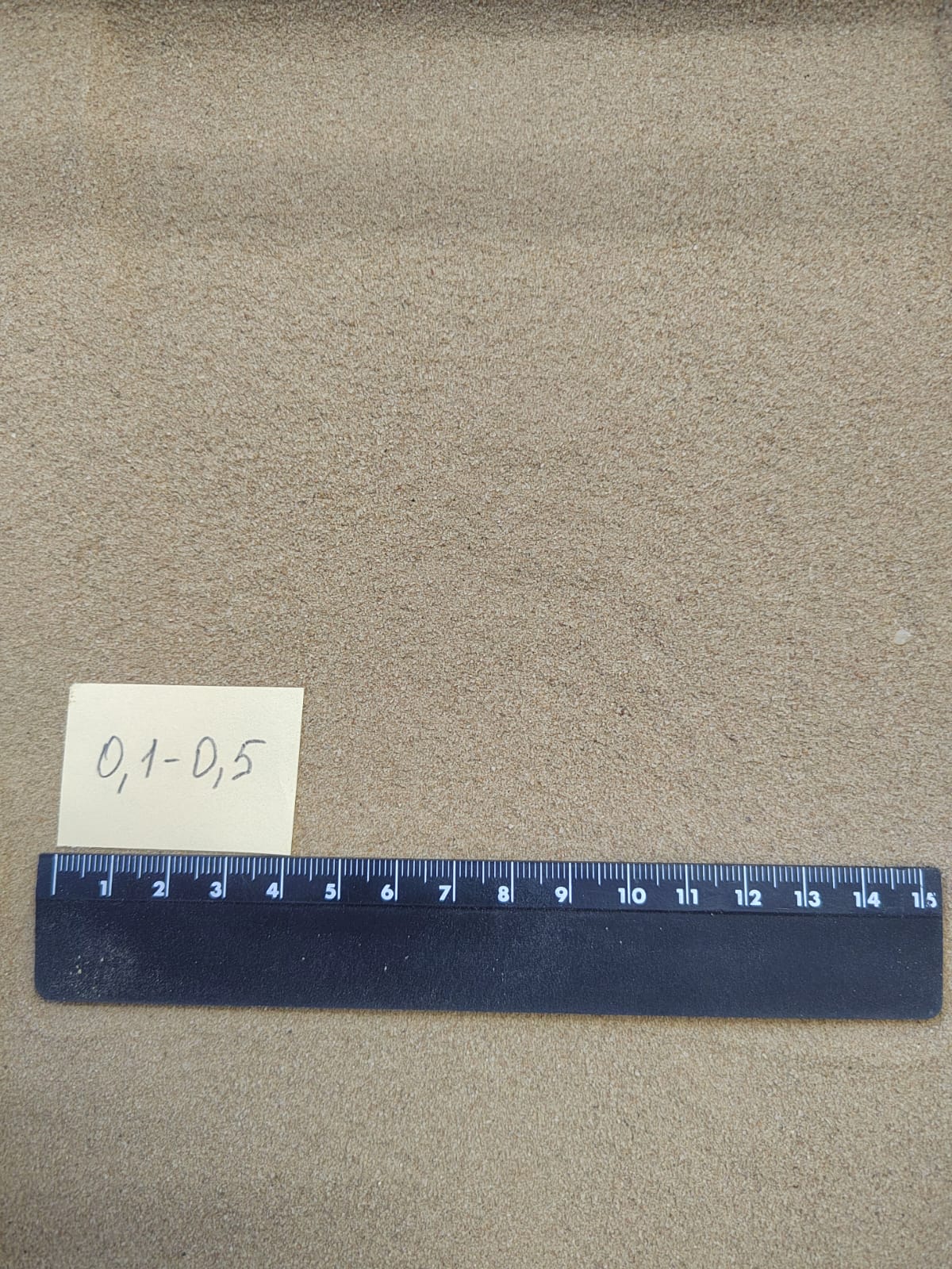 Кварцевый песок для площадок фр. 0,1-0,5 мм.  купить в Санкт-Петербурге фото 