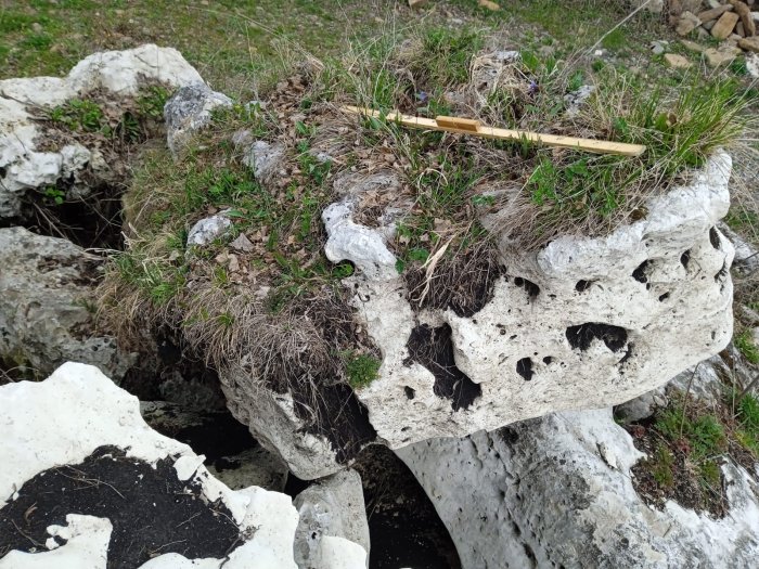 Выветренный известняк (степной) фр. 500-1500 мм.  купить в Санкт-Петербурге    8 500 руб/т   фото 