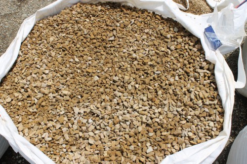  Щебень крошка желтый (песчаник) фр. 10-20 мм.  купить  в Санкт-Петербурге песчаник бежевый, серый, рыжий декоративный ландшафтный щебень колотый 7 200 руб/т   фото 
