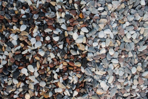  Микс мраморной гальки (щебень галтованный микс:белый-черный-розовый-медовый) фр.10-20 мм.  купить  в Санкт-Петербурге мрамор белый, медовый, черный, розовый мраморный декоративный ландшафтный окатанный округлый галтованный щебень 14500 руб/т   фото 