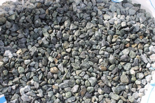  Щебень крошка зеленый (змеевик) фр. 20-40 мм.  купить  в Санкт-Петербурге мрамор зеленый, салатовый ландшафтная мраморная крошка 7 200 руб/т   фото 