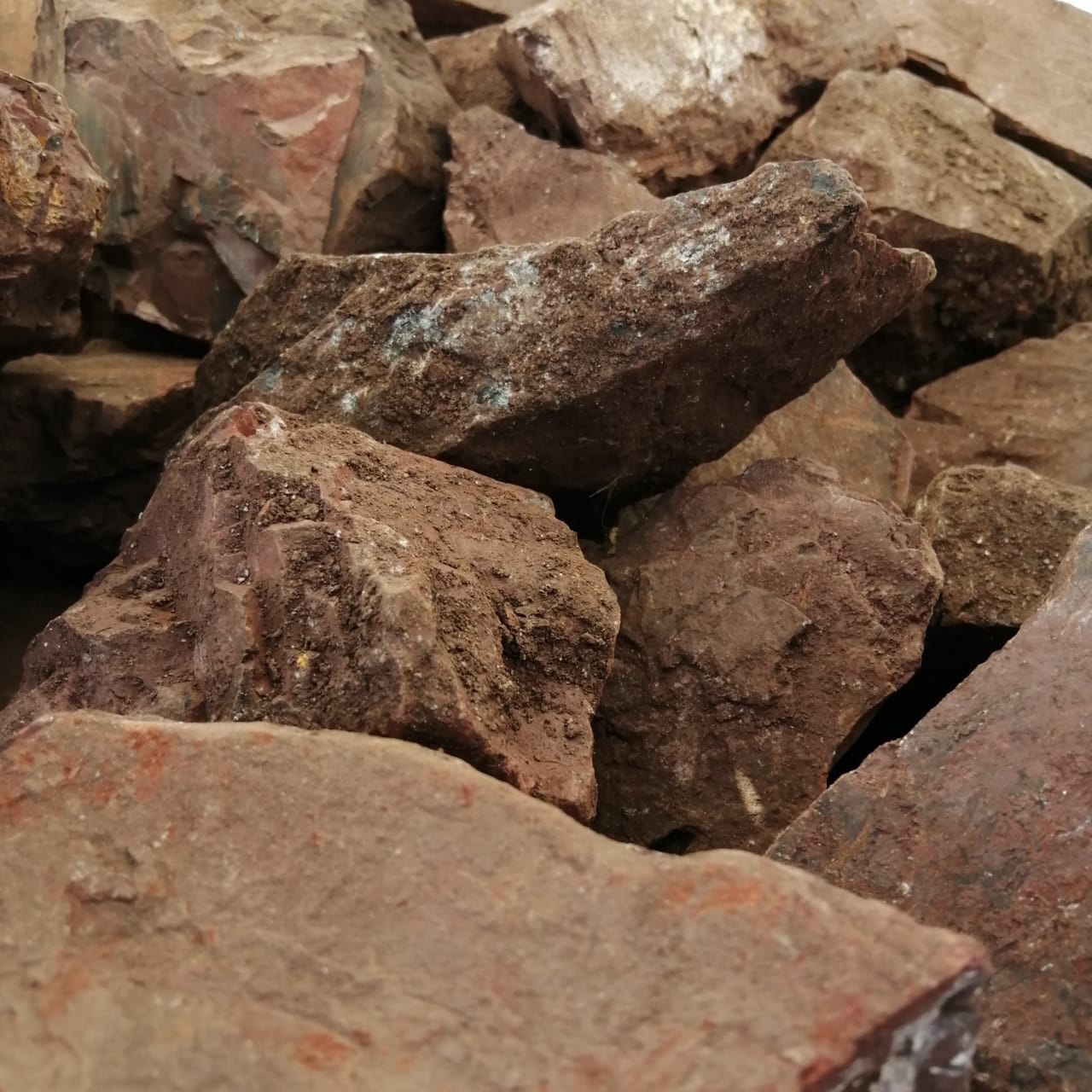 фото Яшма красная  (фр. 70-100 мм)  купить в Санкт-Петербурге в интернет-портале 