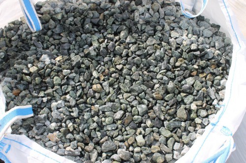  Щебень крошка зеленый (змеевик) фр. 20-40 мм.  купить  в Санкт-Петербурге мрамор зеленый, салатовый ландшафтная мраморная крошка 7 200 руб/т   фото 