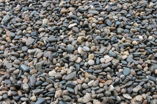  Галька речная окат (серая) фр.40-60 мм купить   в Санкт-Петербурге галька речная серый бежевый рыжий коричневый округлый речной камень 4000 руб/т   фото 