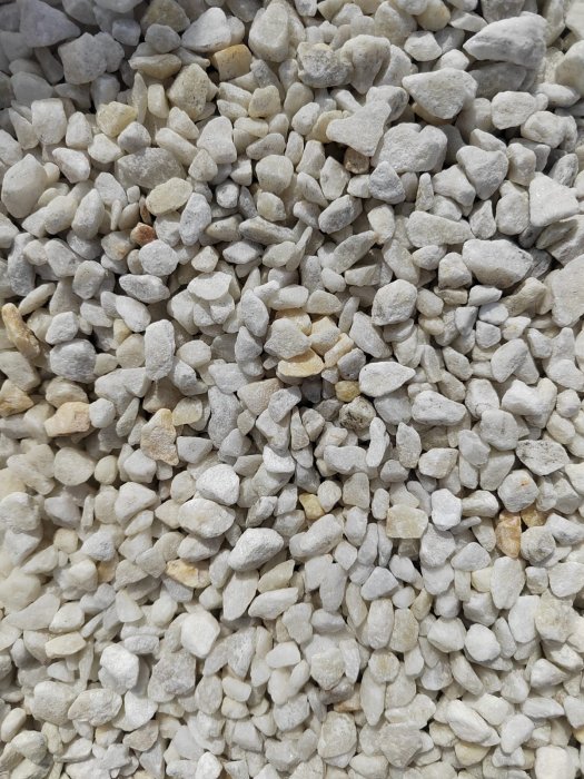  Мраморная крошка, щебень, цвет-белый, фр. 5-10 мм.  купить  в Санкт-Петербурге мрамор белый, айвори, молочный мраморная каменная крошка ландшафтная 9500 руб/т   фото 