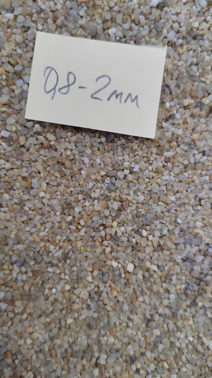 Кварцевый песок для площадок фр. 0,8 - 2 мм.  купить в Санкт-Петербурге фото 