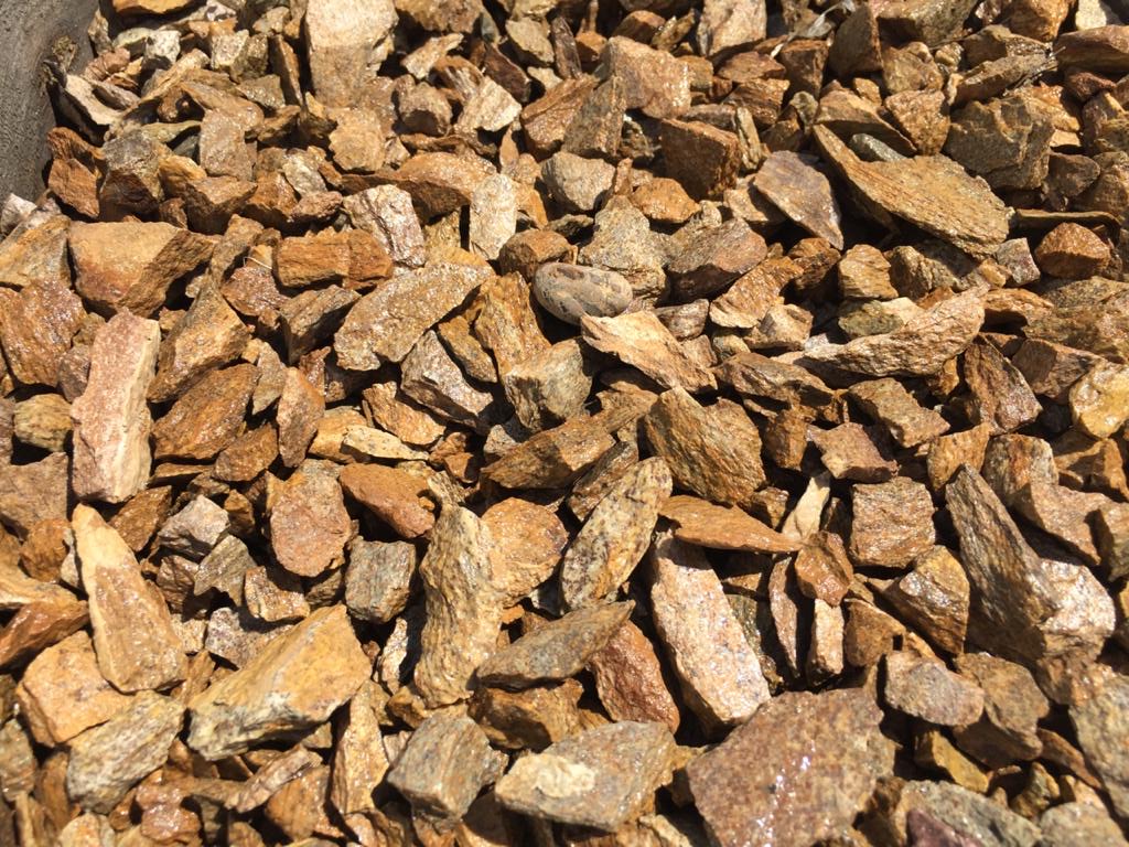  Щебень крошка желтый (ЗЛАТОЛИТ) фр. 10-20 мм.  купить  в Санкт-Петербурге златолит бежевый, золотистый, желтый каменная декоративная крошка щебня златолита 8 000 руб/т   фото 