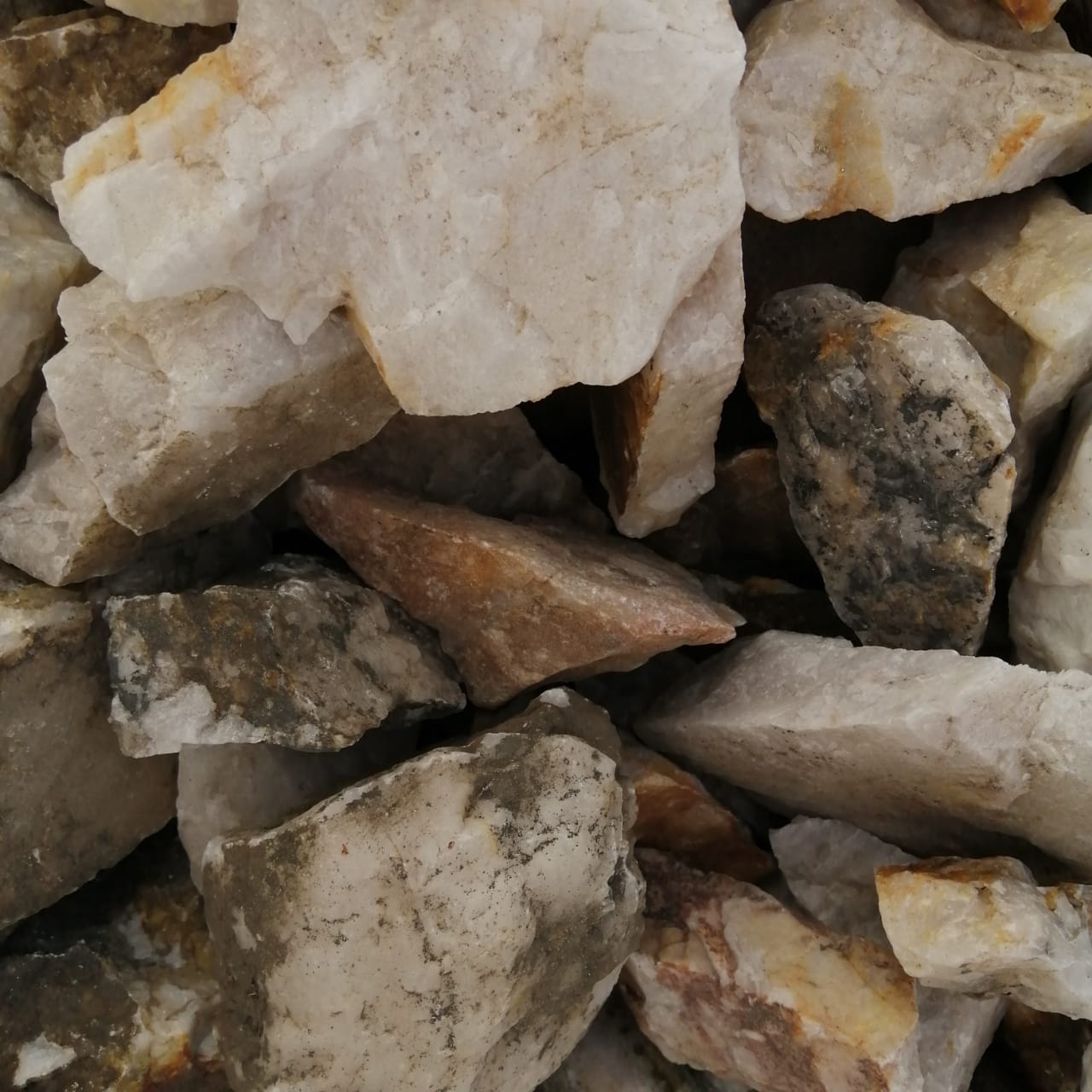 фото Кварц ( фр. 70-100 мм)  купить в Санкт-Петербурге в интернет-портале 