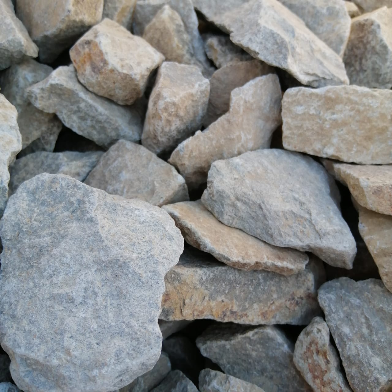 фото Габбро-диабаз  (фр. 70-100 мм)  купить в Санкт-Петербурге в интернет-портале 